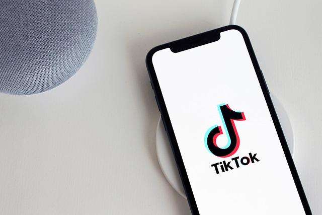 Tips and Tricks for Enhancing Your Photos on ‌TikTok